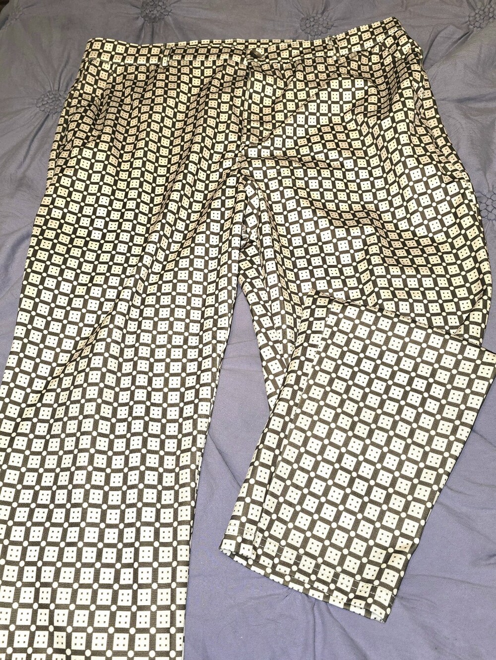 ✨ Women's Geometric Print Pants – Size Large ✨